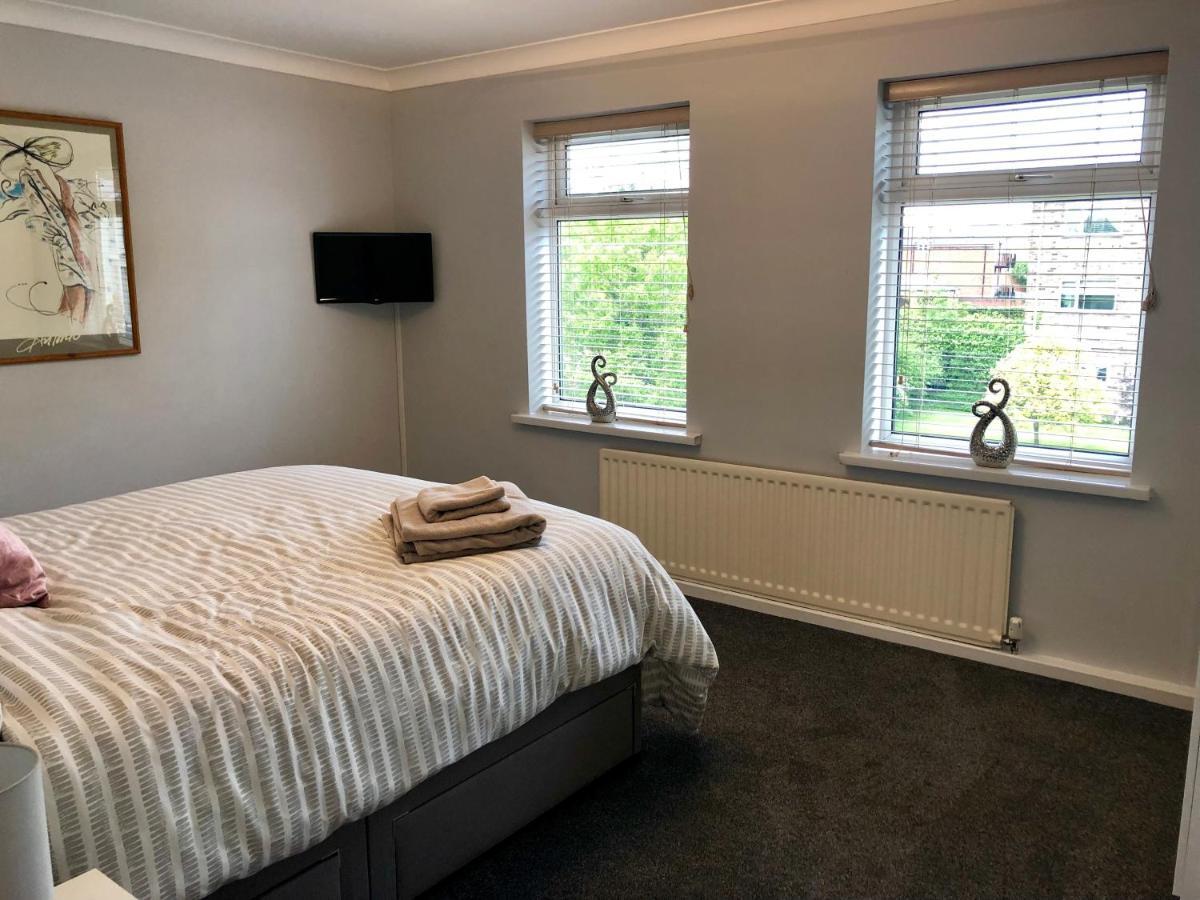 Ab - Top Floor 2 Bed Modern Town Centre Apartment With Parking For One Vehicle Stratford-upon-Avon Exterior photo